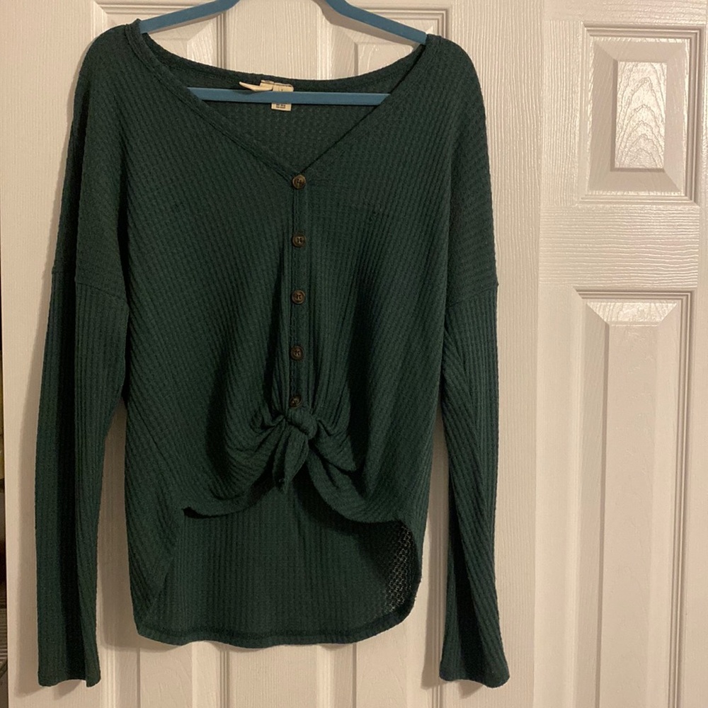 Sky and Sparrow size small emerald green long sleeve tie with buttons small